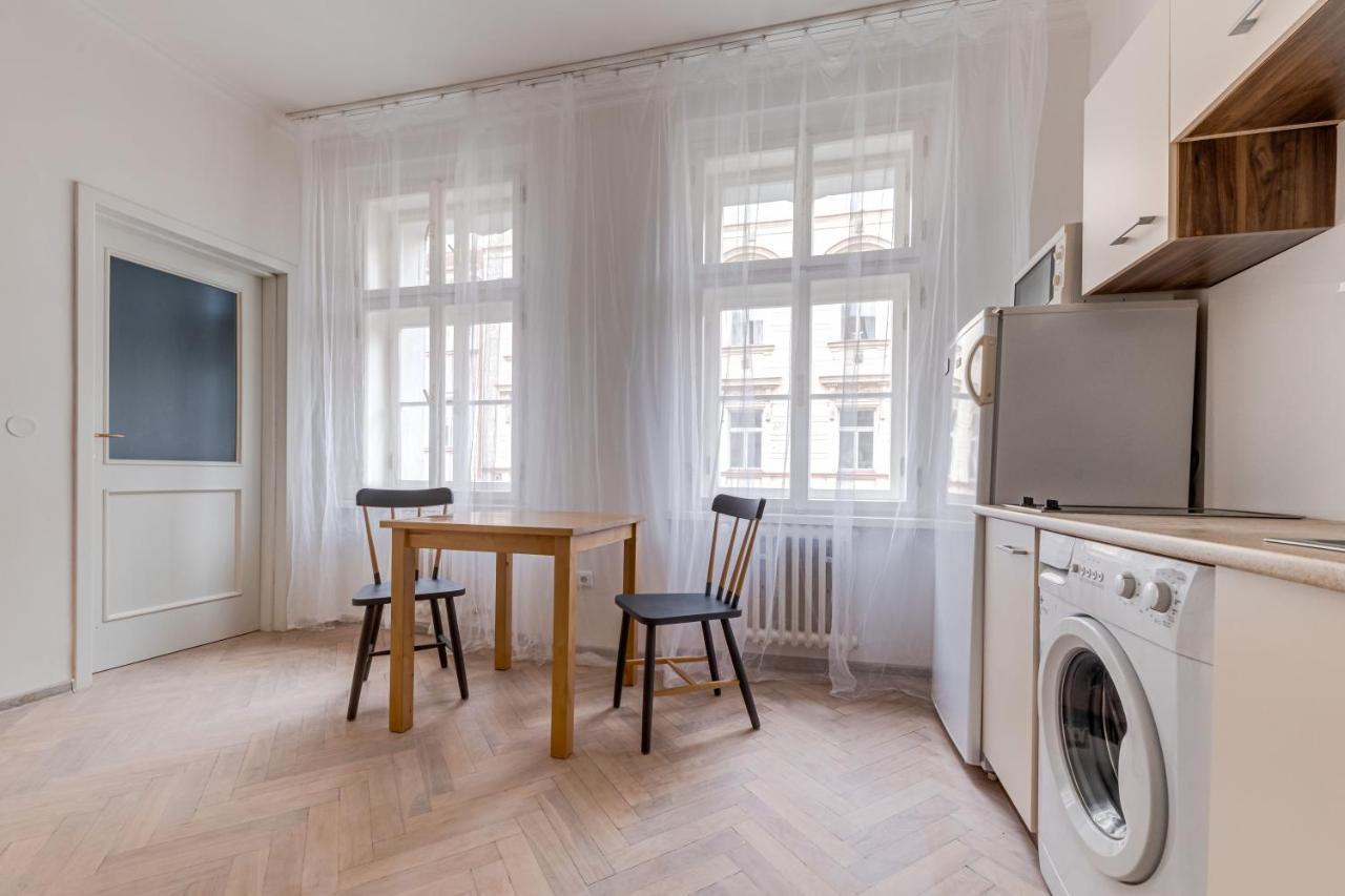 Vita Nejedleho Apartments Praga Esterno foto